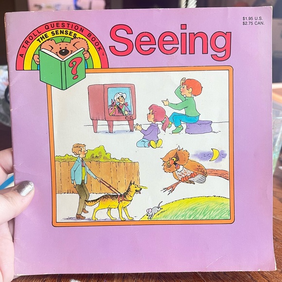 Seeing - A Troll Question Book (1988) - Picture 1 of 6